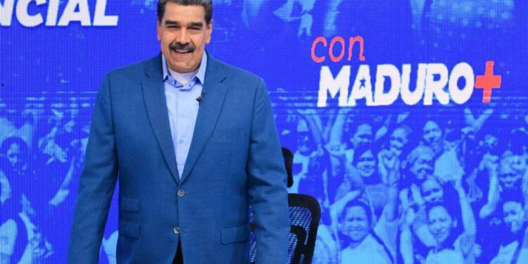 Maduro adelanta la Navidad por la “alegría” y el avance económico