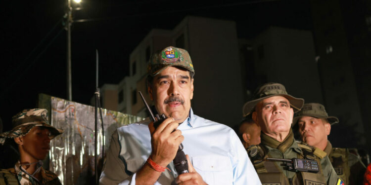 Maduro anuncia jornadas de capacitación en armas para civiles