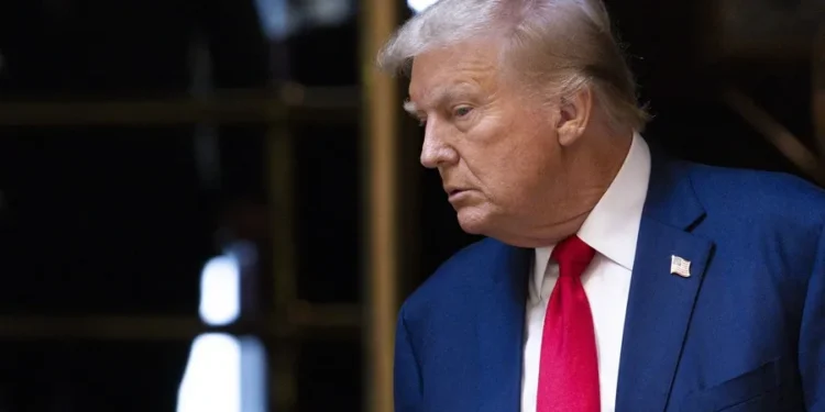 Confirman multa de $83 millones a Trump por difamación