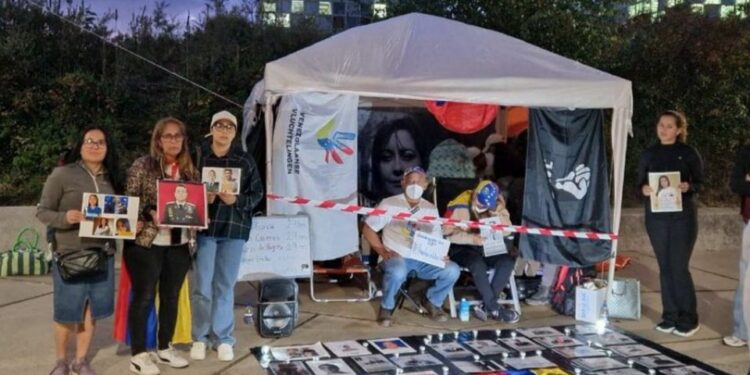 Activistas venezolanos levantan huelga de hambre en La Haya