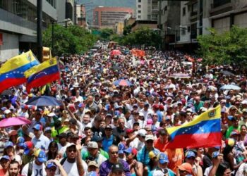 El derecho de los venezolanos a pedir ayuda internacional: reflexiones sobre la opresión y la lucha por la democracia