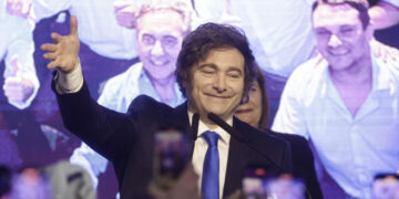 Javier Milei anuncia profundas reformas tras triunfo de su partido en comicios legislativos