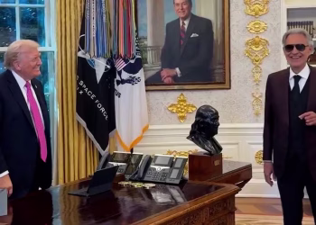 Andrea Bocelli realiza sorpresiva visita a la Casa Blanca previo a la cumbre Trump-Zelensky