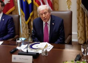 Trump confirma que impondrá aranceles a Colombia y eleva la tensión diplomática