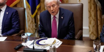 Trump confirma que impondrá aranceles a Colombia y eleva la tensión diplomática