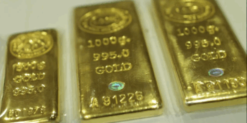El oro pulveriza récords y roza los $4,400 por onza