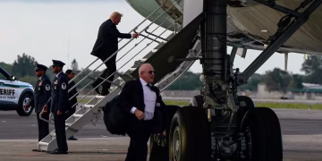 FBI investiga un puesto de observación sospechoso apuntando al Air Force One