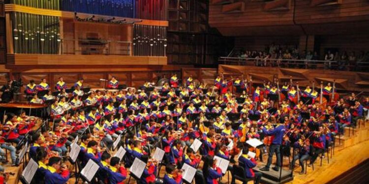 Sinfónica Simón Bolívar y Franz Schubert Filharmonia unen 200 músicos para Mahler