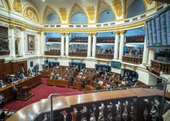 Congreso de Perú destituye a la presidenta Dina Boluarte y nombra a nuevo mandatario