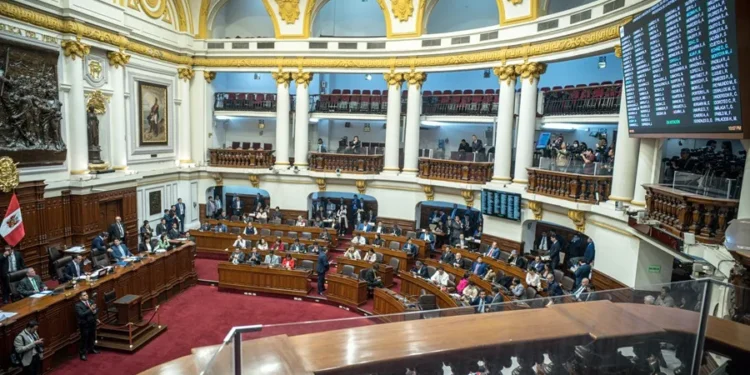 Congreso de Perú destituye a la presidenta Dina Boluarte y nombra a nuevo mandatario