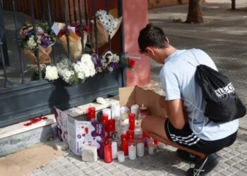 Sandra tenía 14 años, pidió ayuda y se suicidó: su historia sacude a España