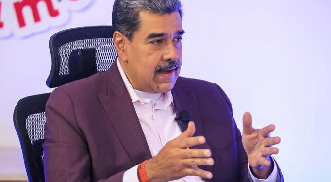 Entre negaciones y advertencias: Maduro reconoce vía incierta con Washington tras orden de Trump