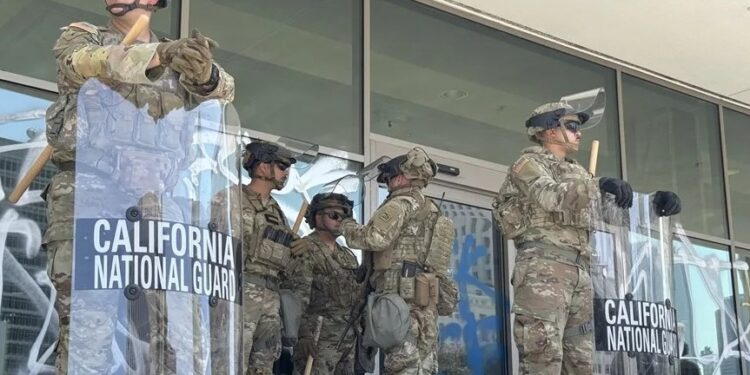 Trump y la Ley de Insurrección, ¿protestar será ilegal?