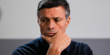 Leopoldo López denuncia que Maduro busca quitarle su nacionalidad como táctica de intimidación