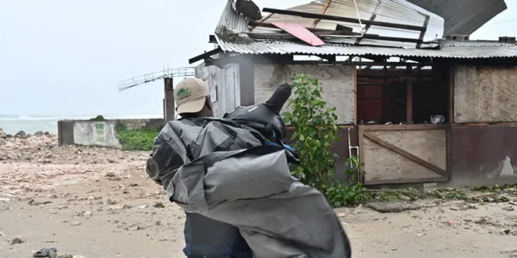 Huracán Melissa de categoría 5 se dirige a Jamaica con vientos y lluvias «catastróficas»