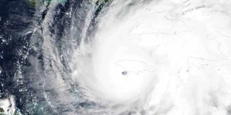 Huracán Melissa recobra categoría 4 y amenaza a Cuba tras devastación en Jamaica