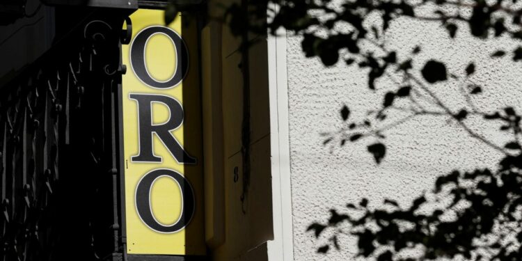 El precio del oro alcanza un máximo histórico de más de $4.000 la onza