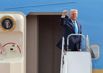 Trump arriba a Corea del Sur para reunión crucial con Xi Jinping en cita de APEC